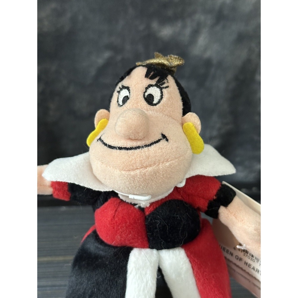Queen Of‎ Hearts Tags Beanie Plush Vtg 1990s Disney Store Exclusive Wonderland